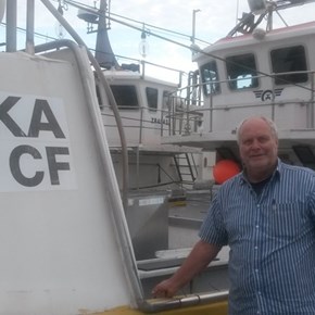 Piet Dreyer with his Raka fishing boat.jpg