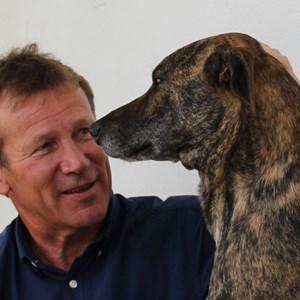 Meerlust 40th - Eddie & the one of the many dogs.JPG
