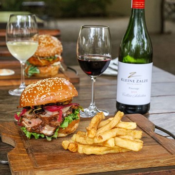 10 Ways to spoil your dad in the Winelands this Father's Day