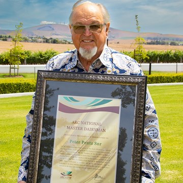 Groote Post Patriarch honoured for contribution in SA dairy
