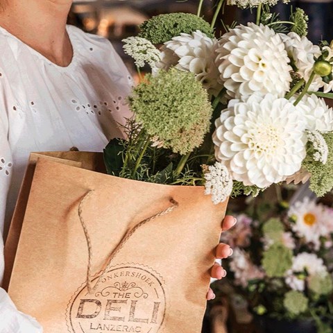 Romance intertwined at Lanzerac