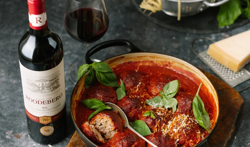Recipe: Meatballs in red wine tomato sauce with Roodeberg Classic Red