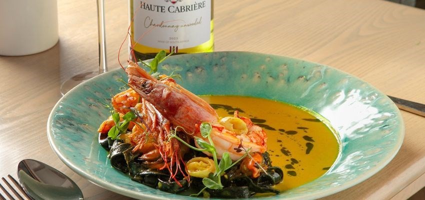 Savour summer - book your table at Haute Cabrière | wine.co.za